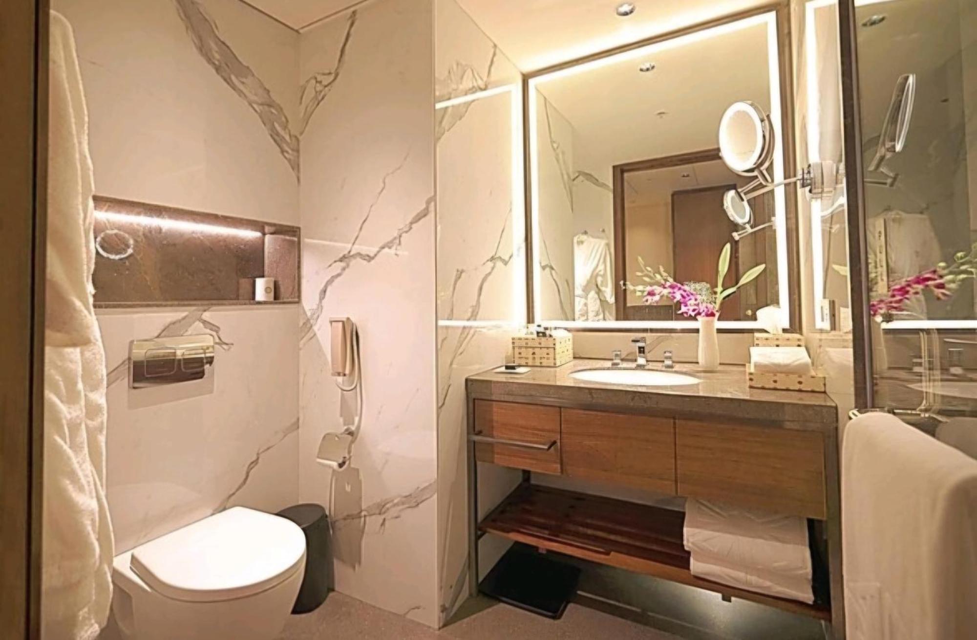 Hotel Belwoood Near Delhi International Airport New Delhi